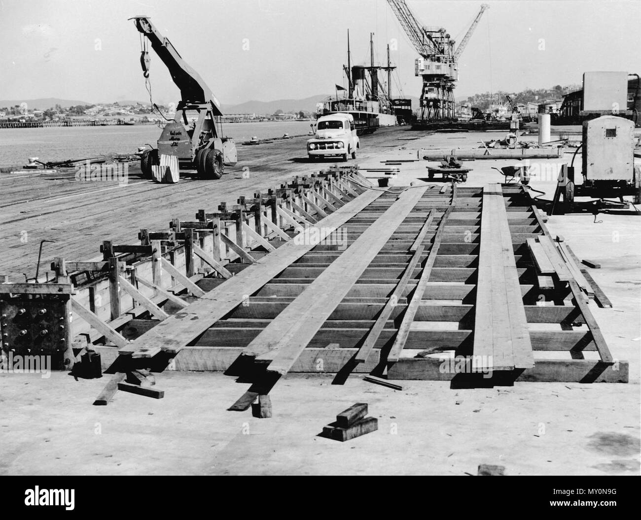 Pile construction, Hamilton Wharf Brisbane, c 1954 Stock Photo Alamy