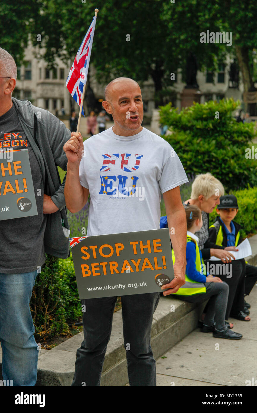 London, UK. 5th Jun, 2018. Man with FU EU shirt calls for immediate Brexit Credit: Alex Cavendish/Alamy Live News Stock Photo