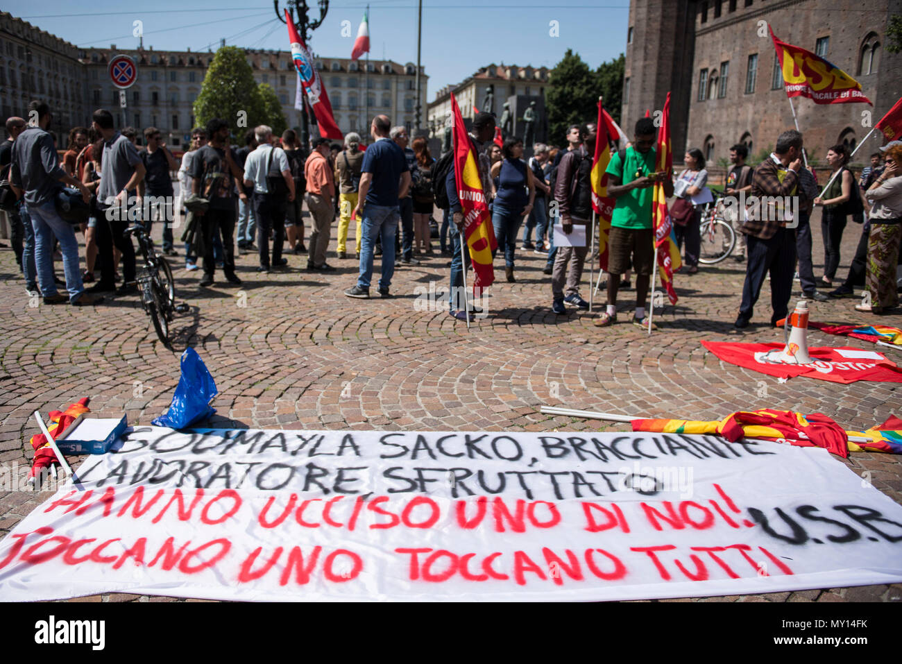 Turin, Italy. 5th June, 2018. Solidarity under the Prefecture of Turin for Soumaila Sacko, migrant laborer killed in Goia Tauro Credit: Stefano Guidi/ZUMA Wire/Alamy Live News Stock Photo