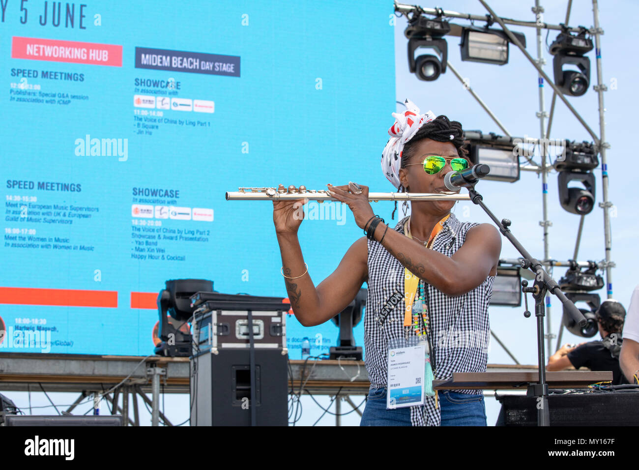 Page 2 At La Dame Blanche High Resolution Stock Photography And Images Alamy alamy