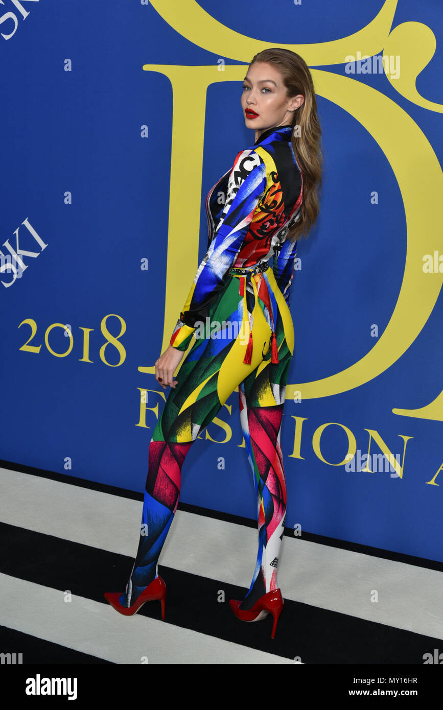 Gigi Hadid wearing dress by Off-White attends 2019 CFDA Fashion Awards at  Brooklyn Museum (Photo by Lev Radin / Pacific Press Stock Photo - Alamy