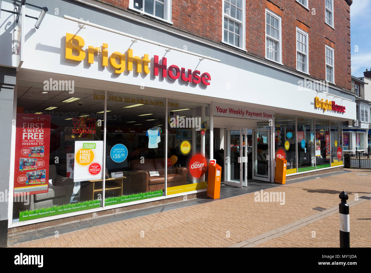 A Bright House / Brighthouse shop retailer / retail store in Newport on the Isle of Wight. (98) Stock Photo