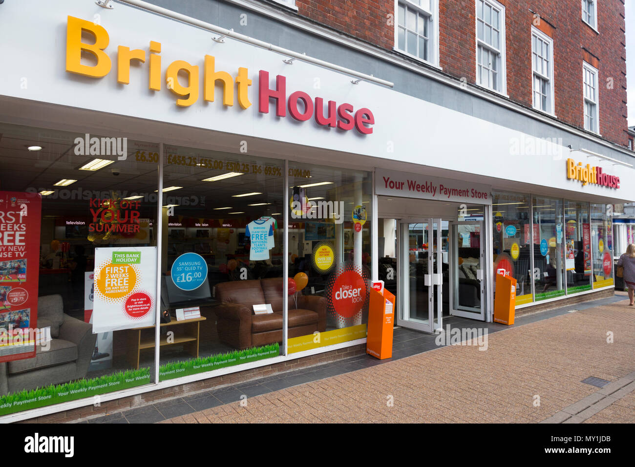 A Bright House / Brighthouse shop retailer / retail store in Newport on the Isle of Wight. (98) Stock Photo