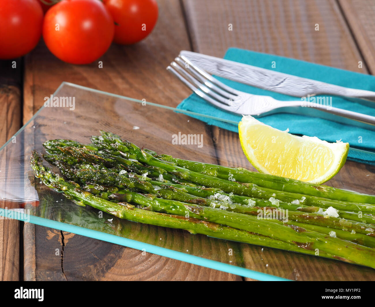 GRILLED ASPARAGUS ESPARRAGOS A LA PLANCHA Asparagus is a spring