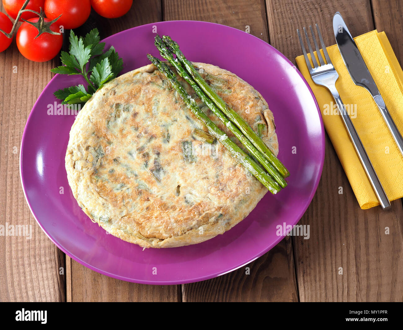 ASPARAGUS OMELETTE TORTILLA DE ESPARRAGOS Asparagus is a spring vegetable. Very appreciated
