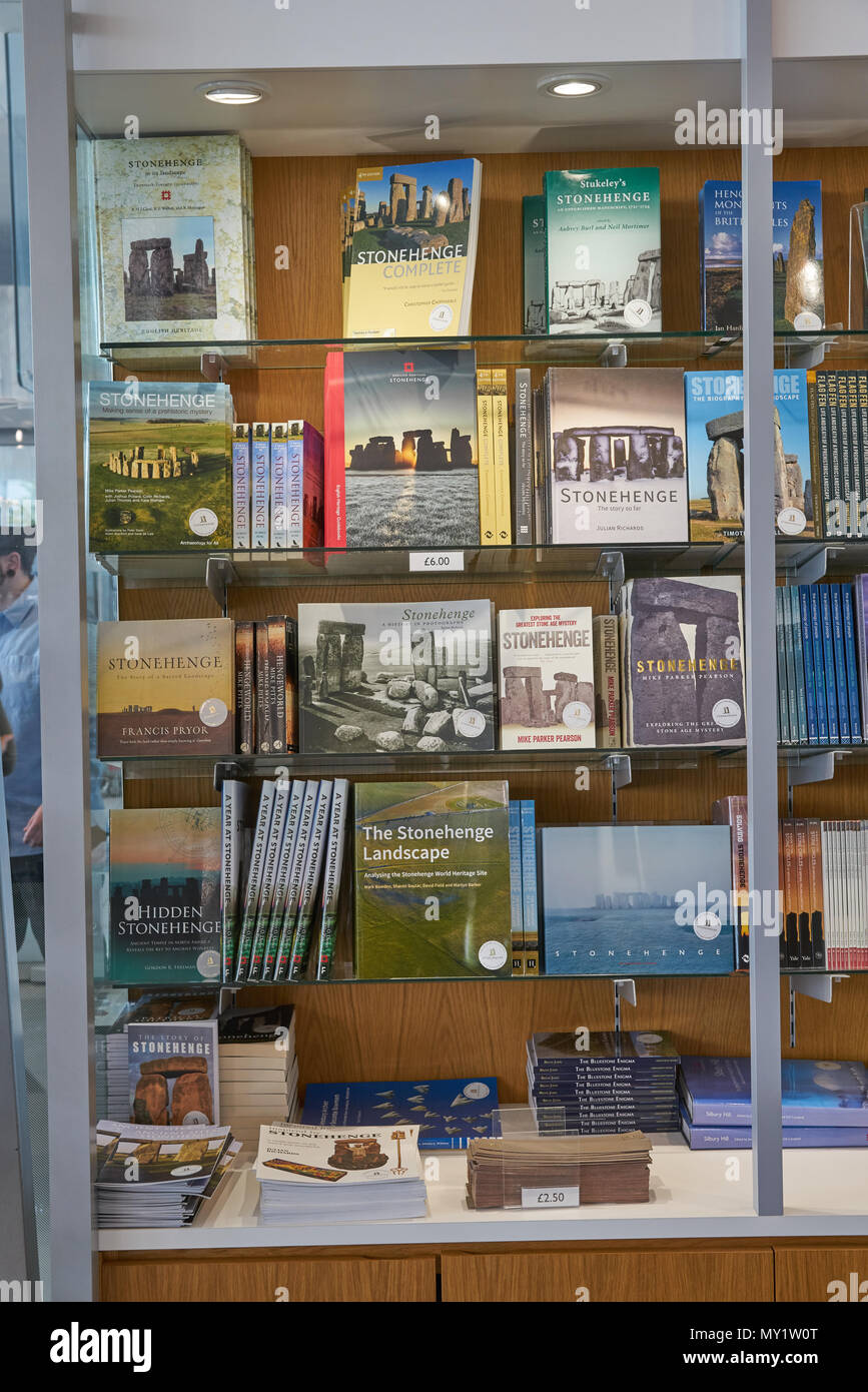 Gift shop stonehenge hires stock photography and images Alamy