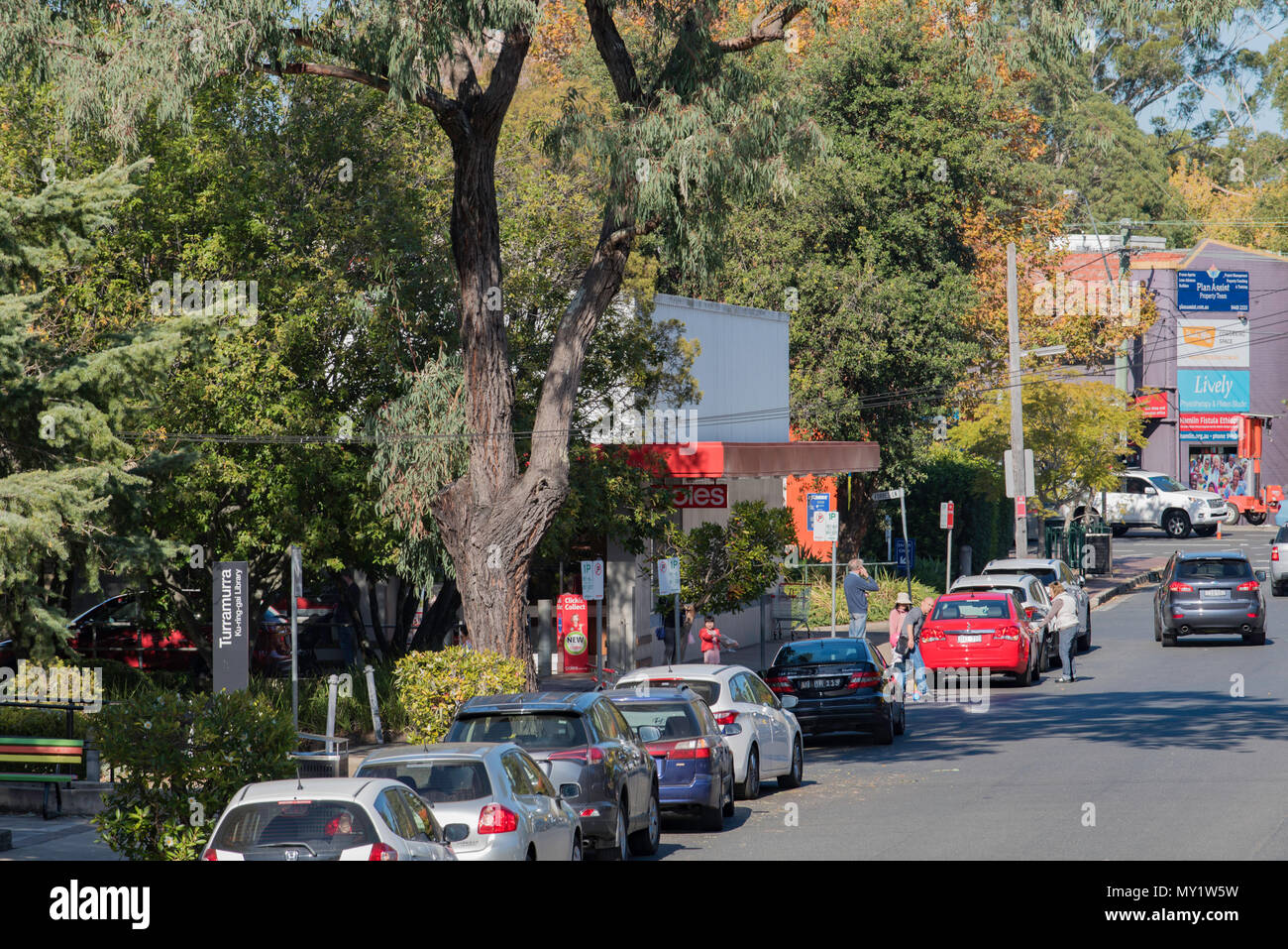 Grocery shopping 1960s hi-res stock photography and images - Alamy