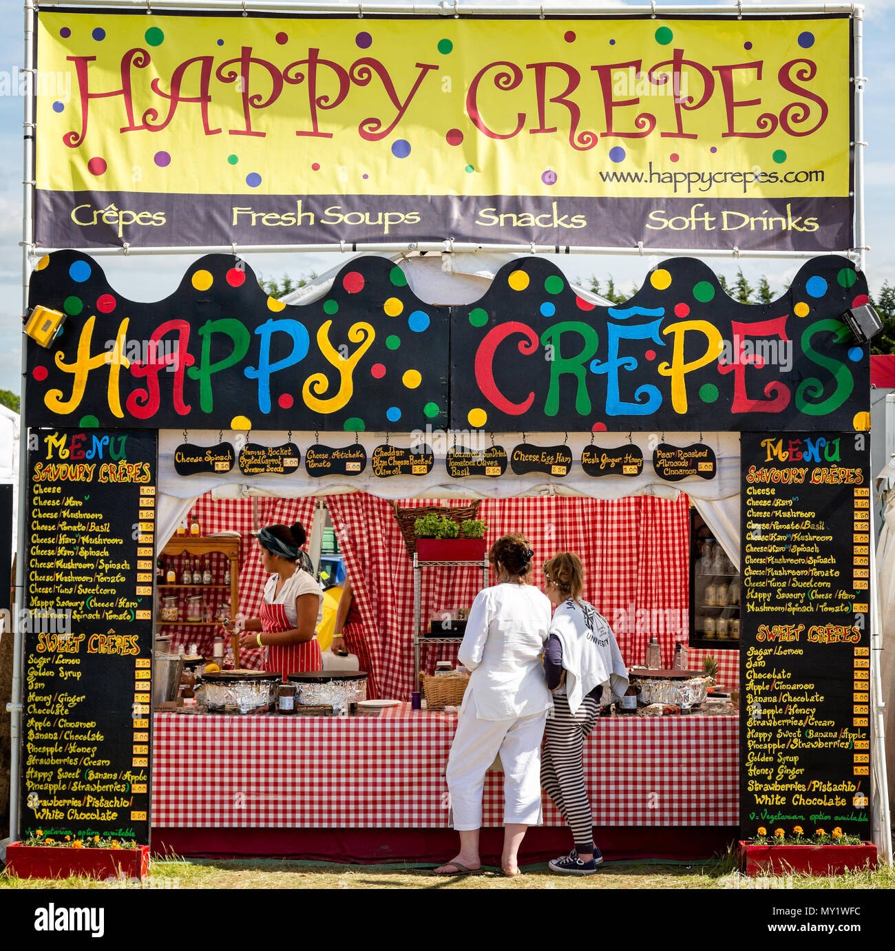 CREPERIE STALL MARKET BRITTANY instant fresh delicious nutritional crepes  prepared on-demand at Quimper Farmers Market Brittany France Stock Photo -  Alamy