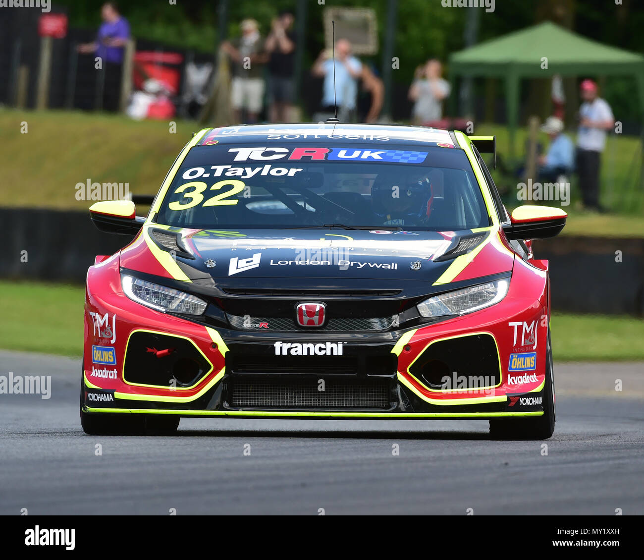 2019 Honda Civic Type R TCR race car. What it's like to drive.