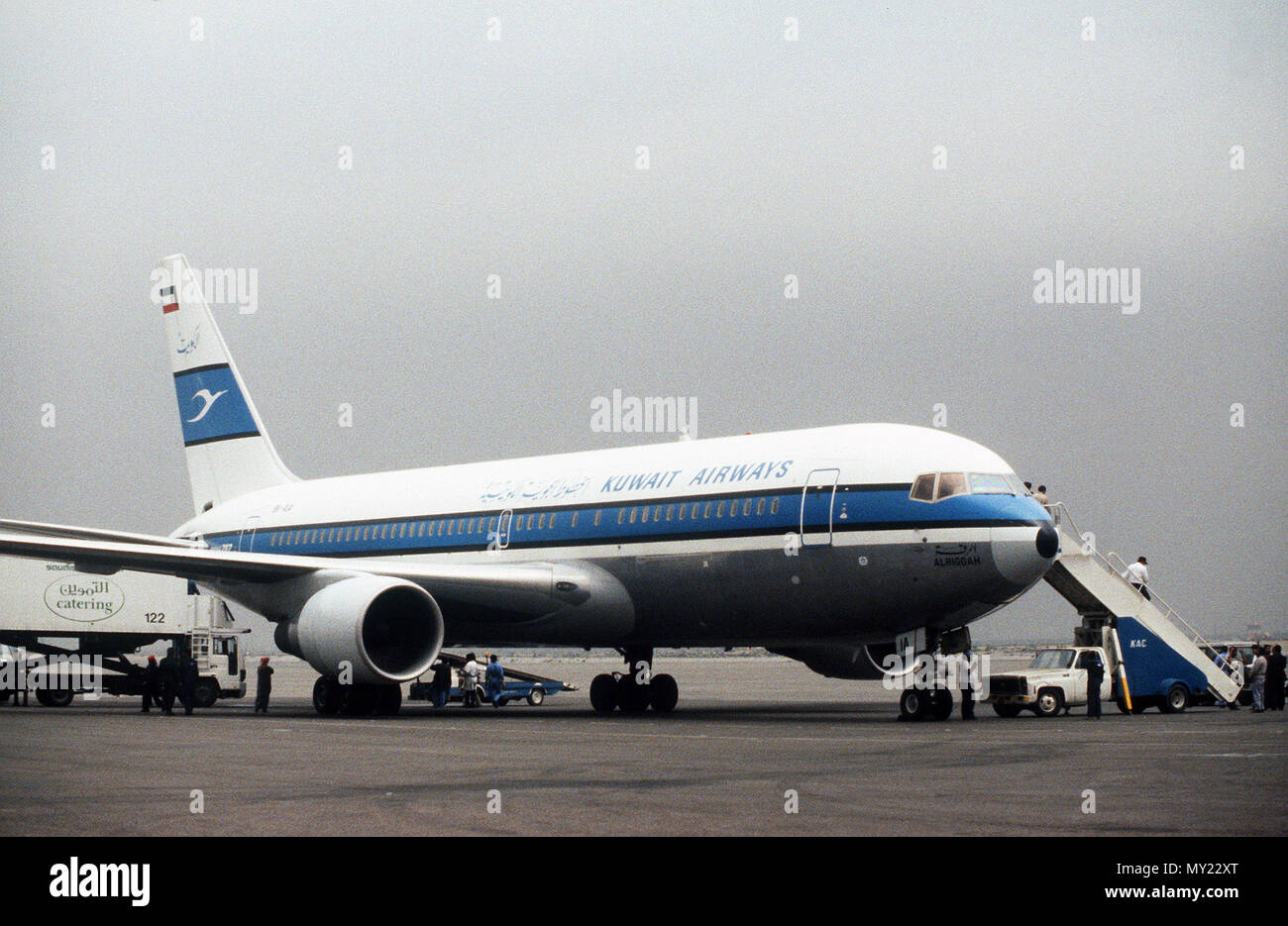 A Boeing 737 stands on the flight line at Kuwait International Airport after transporting released Kuwaiti prisoners of war back to their country. Stock Photo