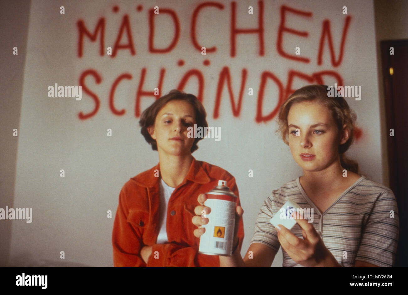 Mutproben, Fernsehfilm, Deutschland 1996, Regie: Kathrin Richter, Darsteller: Sophie Schulz, Lilly Marie Tschörtner Stock Photo