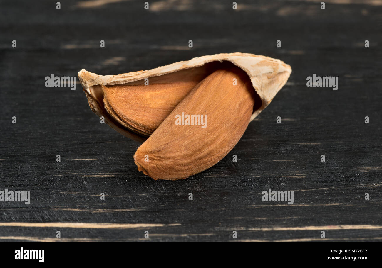 Inshell almonds hi-res stock photography and images - Alamy