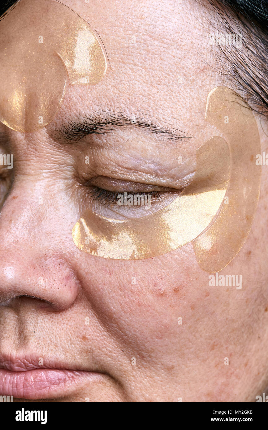 Woman face mask spa senior hi-res stock photography and images - Alamy