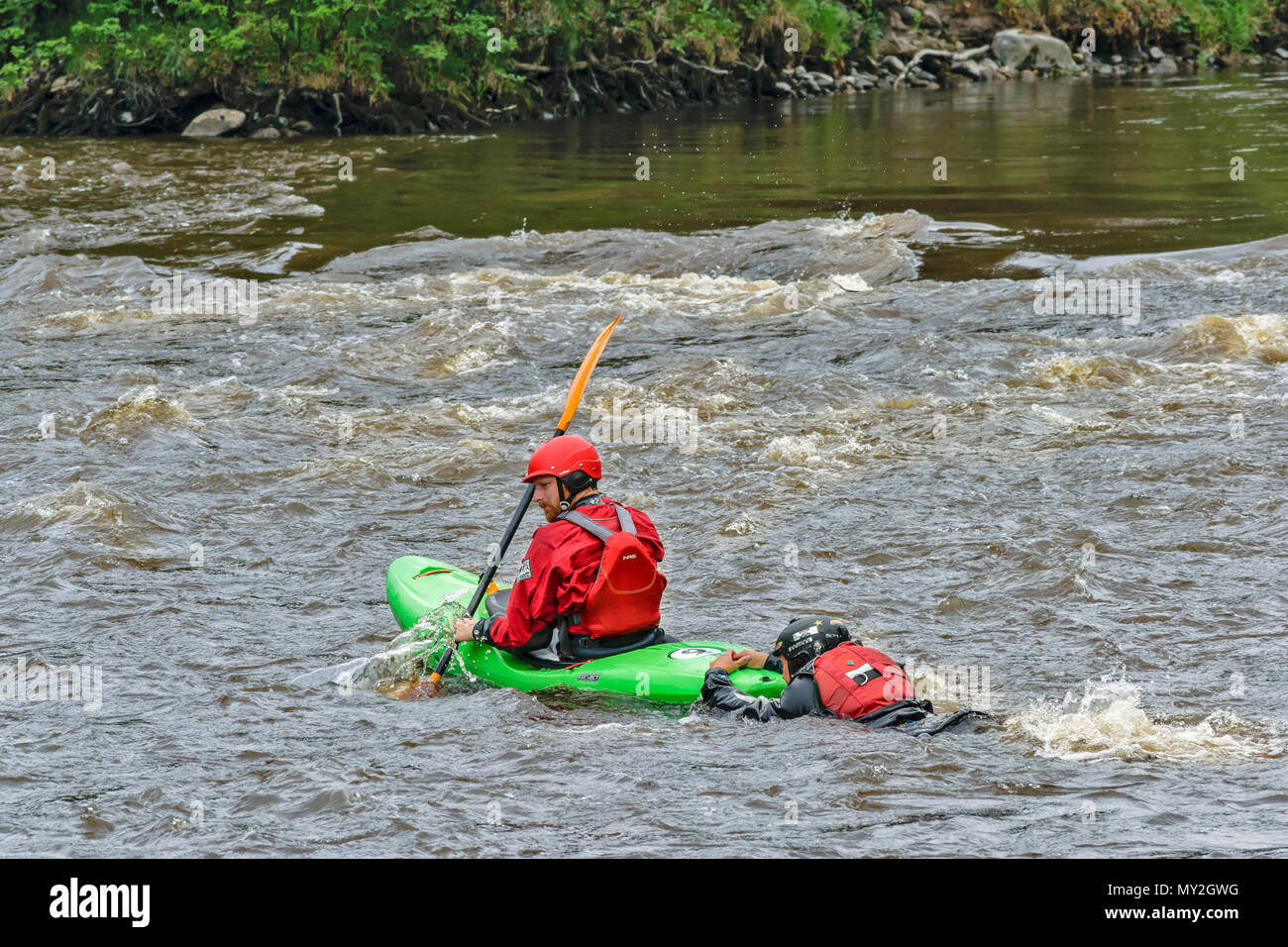 RIVER SPEY TAMDHU SCOTLAND CANOE CANOEIST KAYAK SINGLE KAYAK WITH