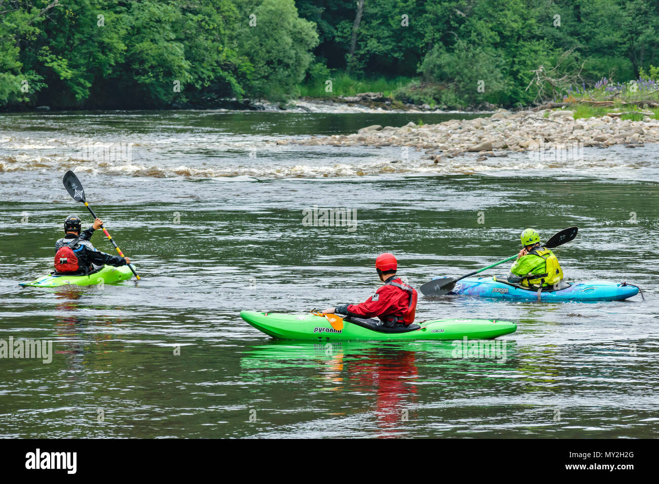 RIVER SPEY TAMDHU SCOTLAND CANOE KAYAK CANOEIST RIVER WHITE WATER THREE