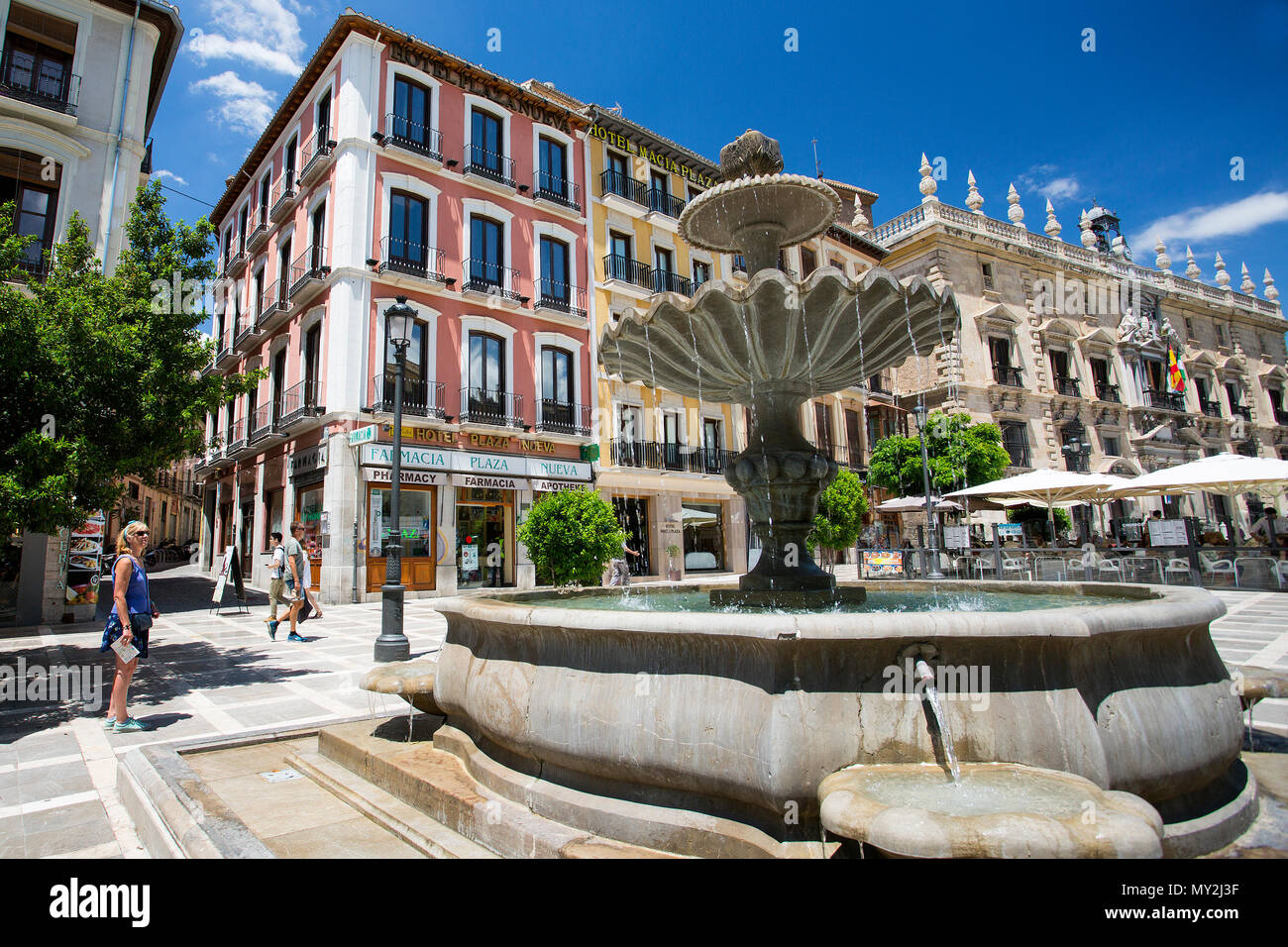 Plaza nueva fountain hi-res stock photography and images - Alamy