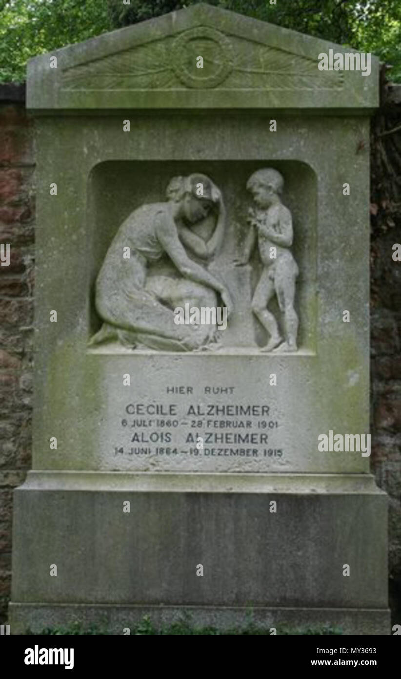 . Français : Tombe d'Alois Alzheimer, au cimetière principal de Francfort . 23 December 1915. Mario Arend 532 Tombe Alois Alzheimer Stock Photo