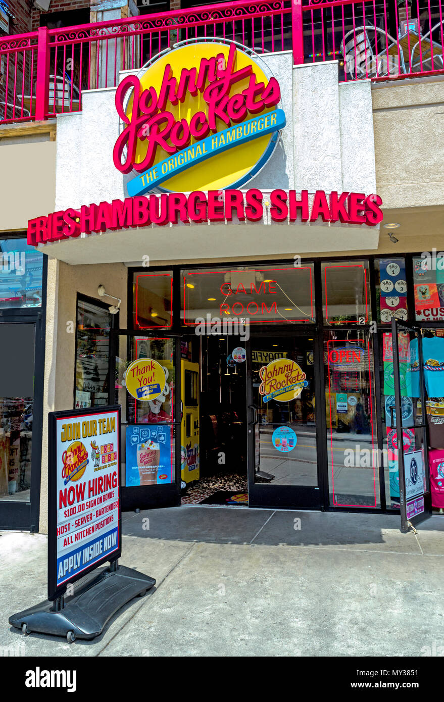 Gatlinburg, TN, USA – May 14, 2018: Entrance of Johnny Rockets Diner on ...
