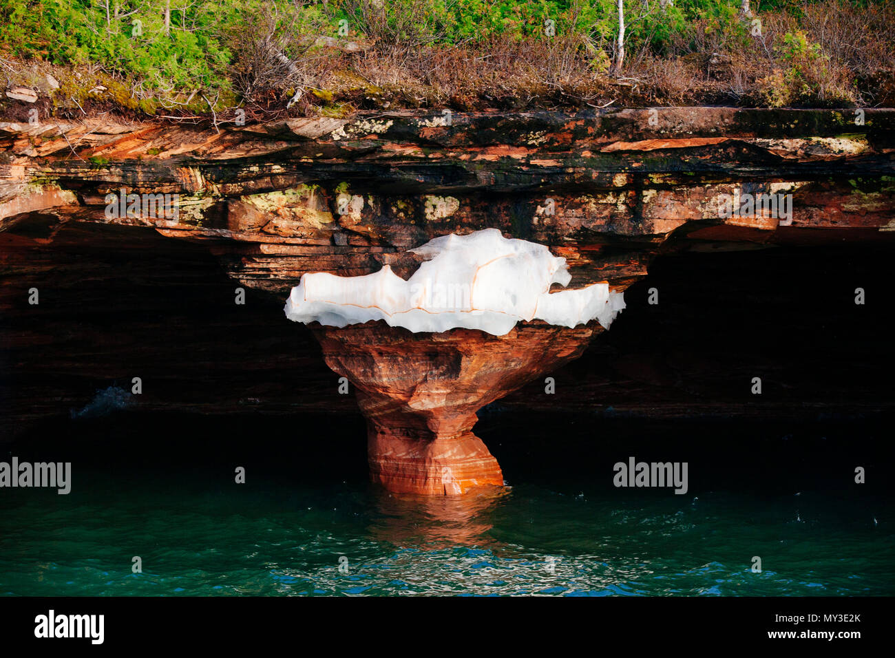 Apostle island sea caves hi-res stock photography and images - Alamy