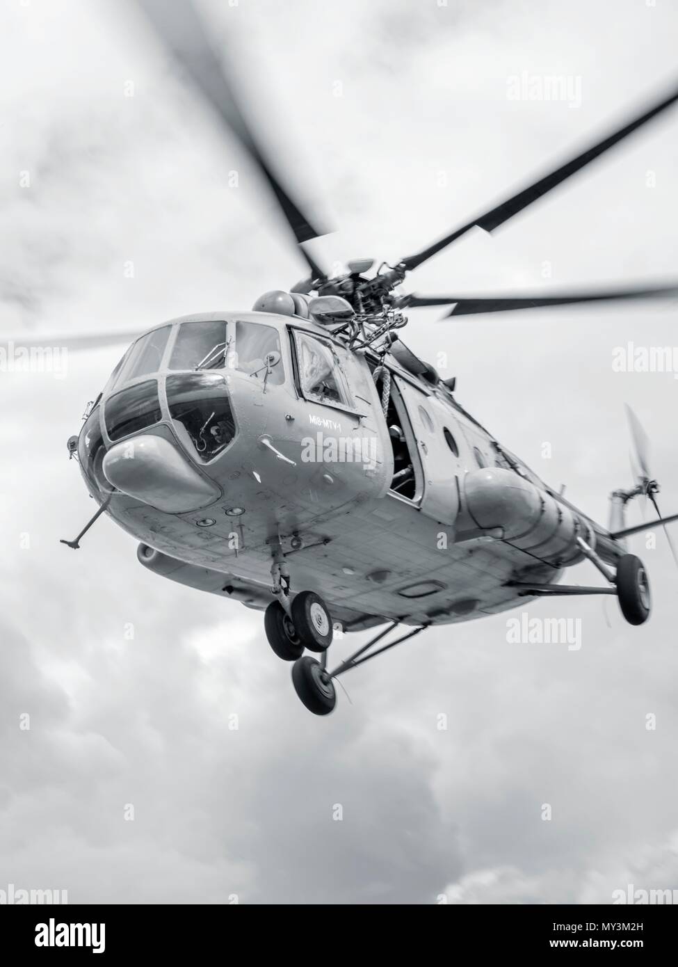 Croatian air force mi 8 helicopter hi-res stock photography and images ...