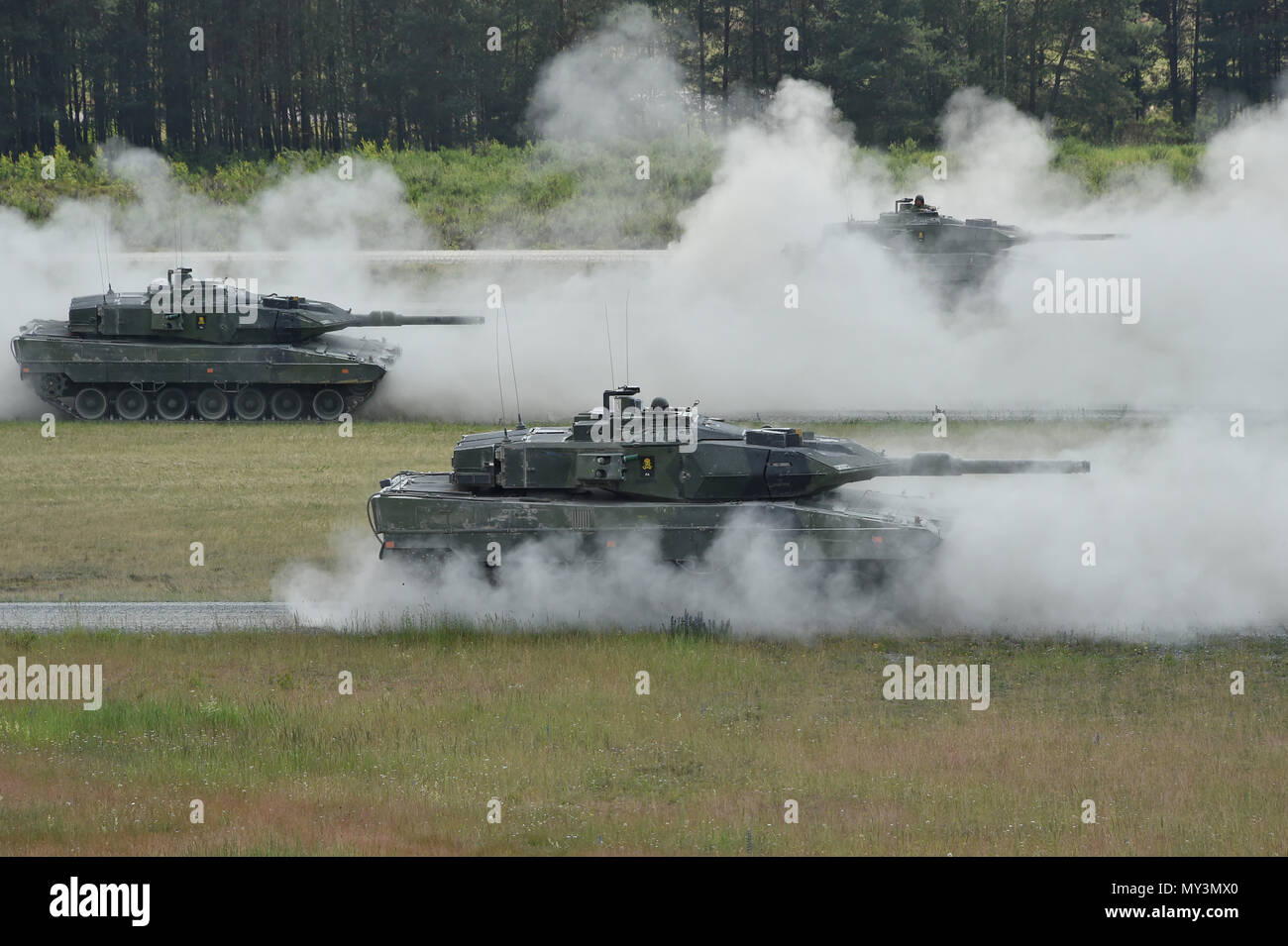 Tank Offensive Operations Tank offensive hi-res stock photography and images - Alamy