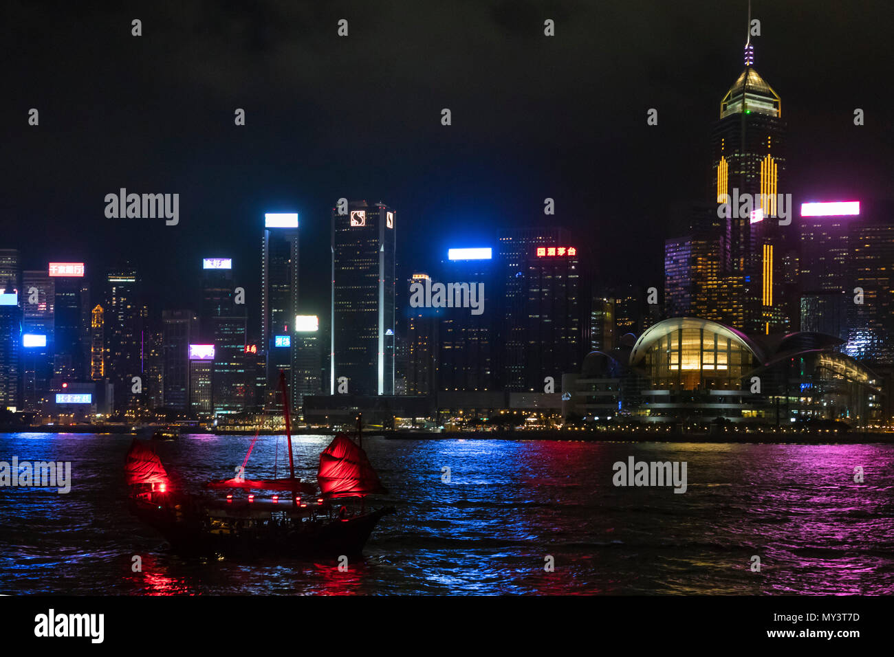 Tourist junk in Victoria Harbour, Hong Kong, SAR, China Stock Photo