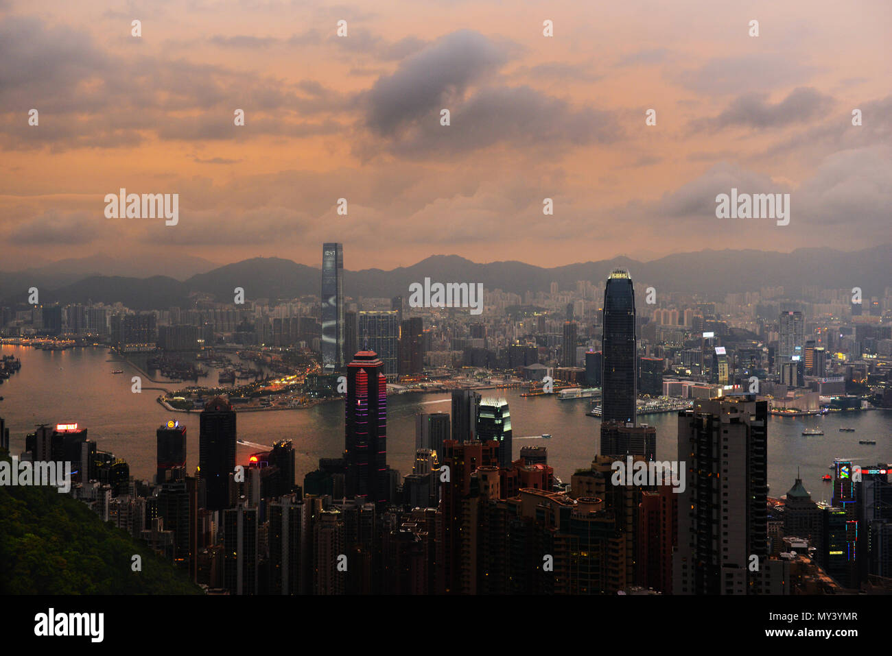 A view of Hong Kong island and Kowloon as seen from Victoria peak Stock