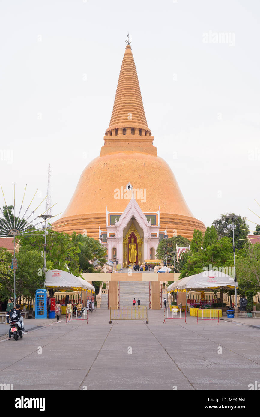 Phra Pathommachedi Temple Of Nakhon Pathom, Thailand Stock Photo