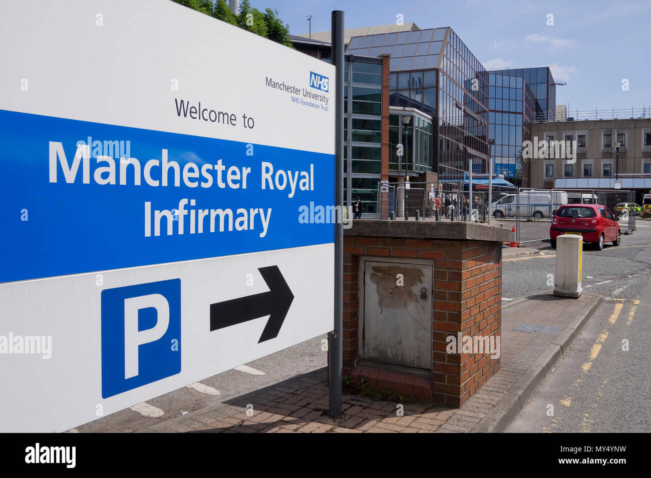 Signage to the entrance of Manchester Royal Infirmary (MRI). Stock Photo