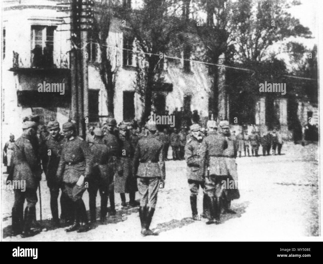 593 Нямецкія салдаты на адной з вуліц Мінска Stock Photo - Alamy