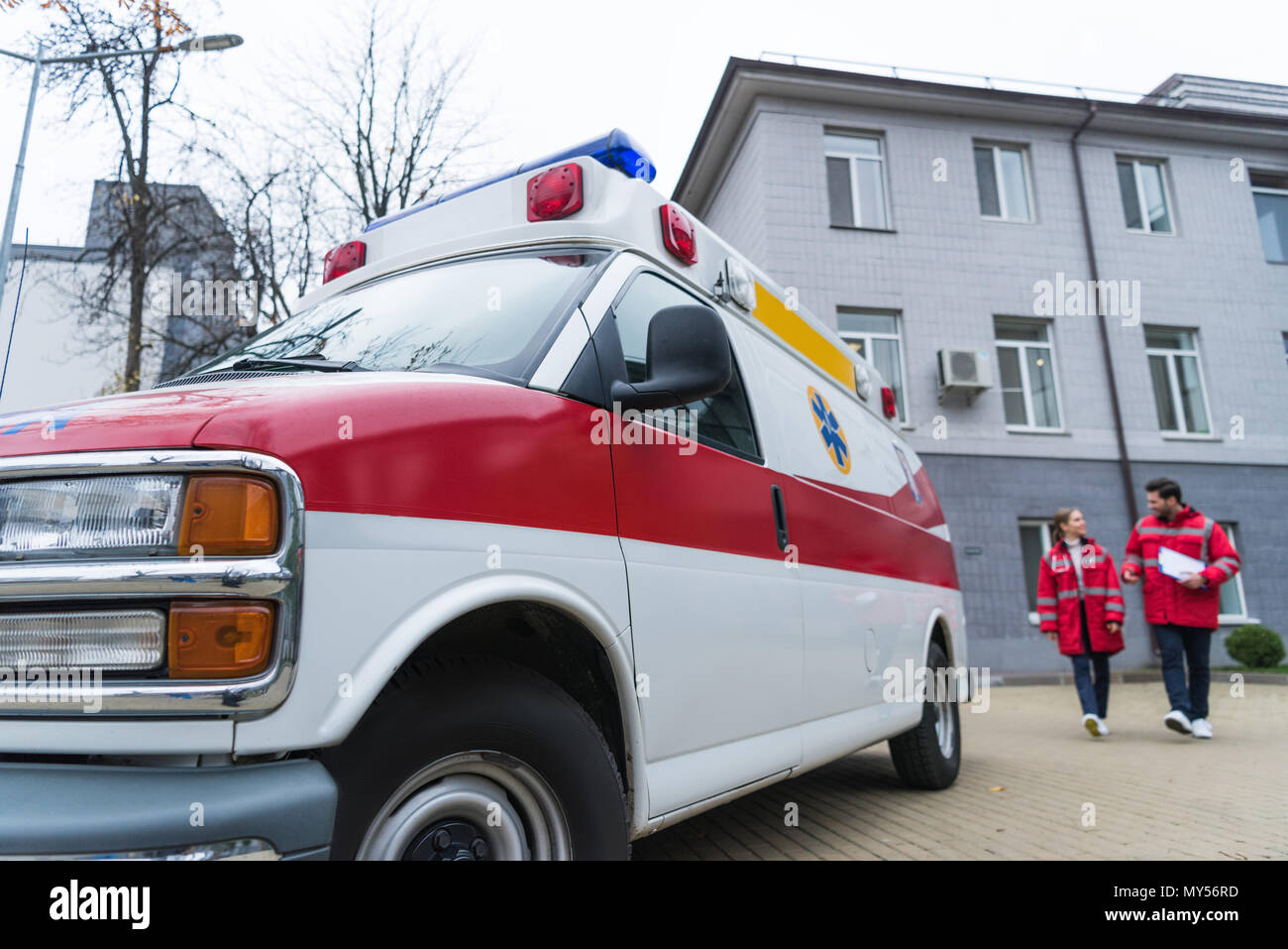 Female emt hi-res stock photography and images - Alamy