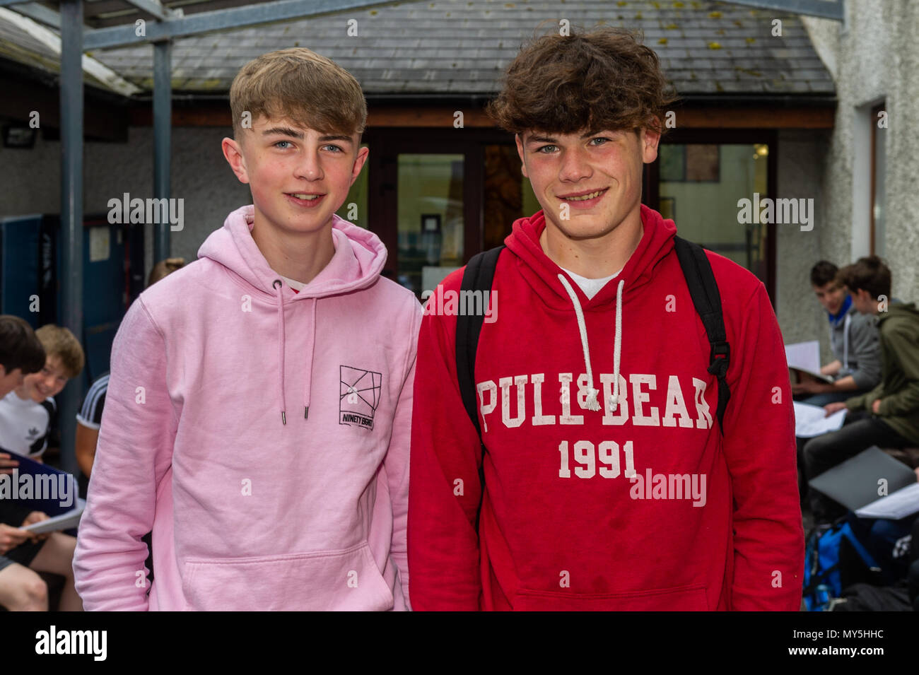 Schull, Ireland. 6th June, 2018. Both Leaving and Junior Cert candidates are facing an English paper for their first exam today. The exams run for 2 weeks. Pictured before the Junior Cert exam are Jack Ryan Purcell and Ryan McSweeney, both from Schull. Credit: Andy Gibson/Alamy Live News. Stock Photo