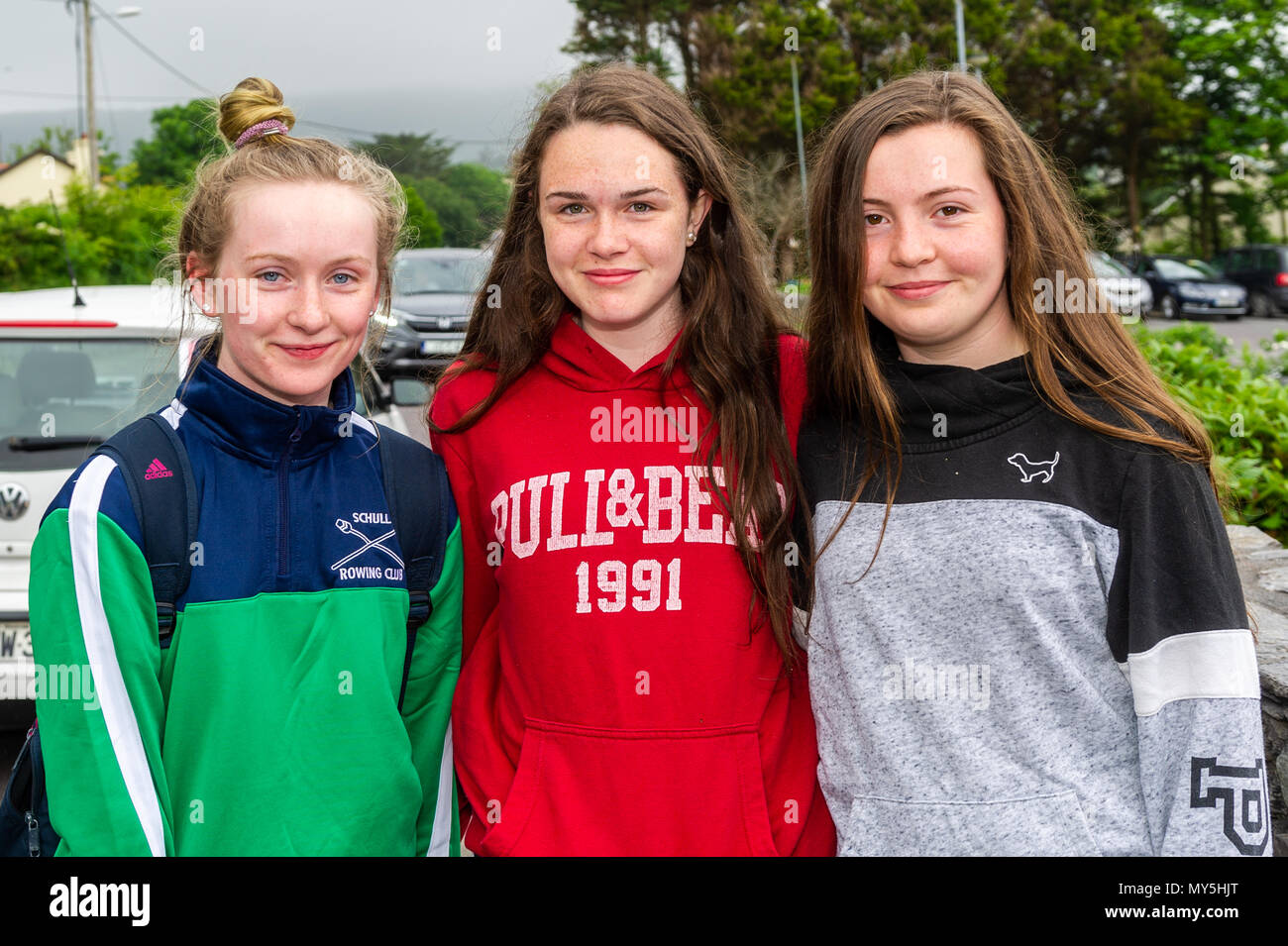 Schull, Ireland. 6th June, 2018. Both Leaving and Junior Cert candidates are facing an English paper for their first exam today. The exams run for 2 weeks. Pictured before the Junior Cert exam are Jessica Murphy, Schull; Joanne Knotter, Crookhaven and Laura Kennedy, Schull. Credit: Andy Gibson/Alamy Live News. Stock Photo