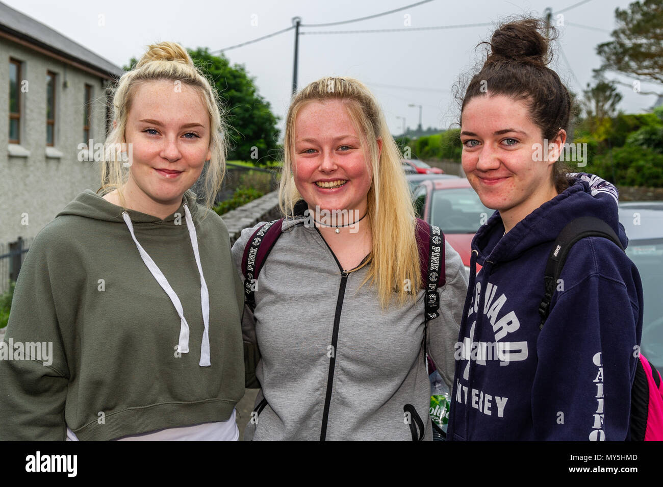 Schull, Ireland. 6th June, 2018. Both Leaving and Junior Cert candidates are facing an English paper for their first exam today. The exams run for 2 weeks. Pictured before the Leaving Cert exam are Rosheen Carroll, Schull; Lauren O'Sullivan, Ballydehob and Aisling Arundel Sheehan, Schull. Credit: Andy Gibson/Alamy Live News. Stock Photo
