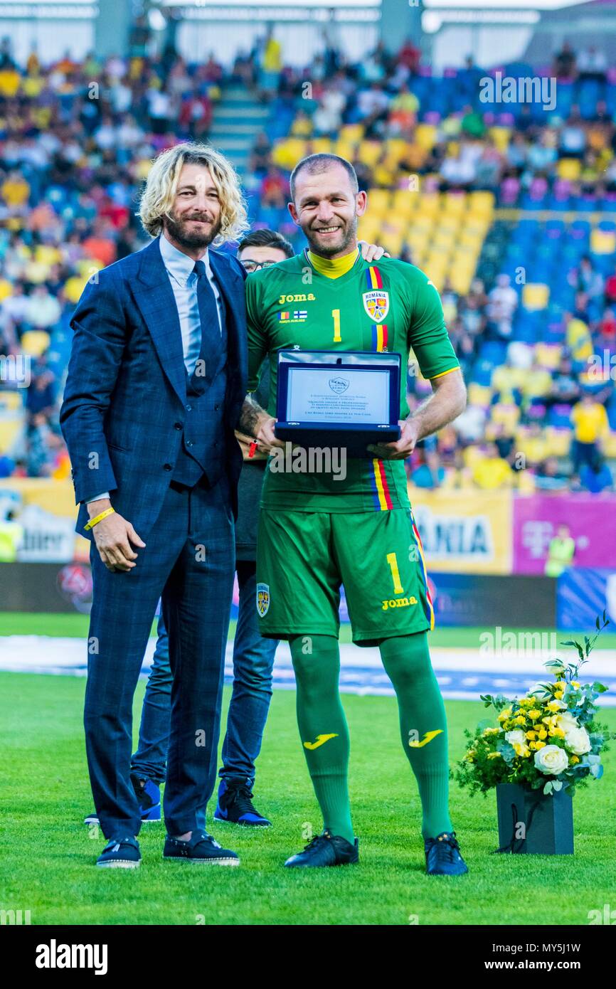 June 5 18 Federico Balzaretti Ex As Roma Player On The Left Bogdan Lobont 1 Romania At His Retirement Ceremony Wich Took Place Before Of The International Friendly Match Romania Vs
