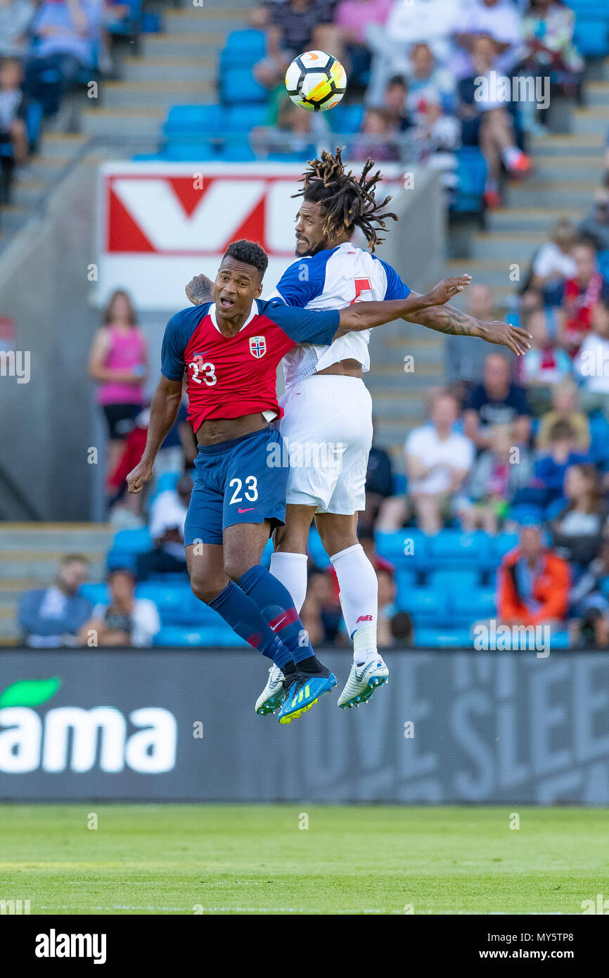 Ullevaal Stadion, Oslo, Norway. 6th June, 2018. International football friendly, Norway versus Panama; Ola Kamara of Norway competes for the ball against Roman Torres of Panama Credit: Action Plus Sports/Alamy Live News Stock Photo