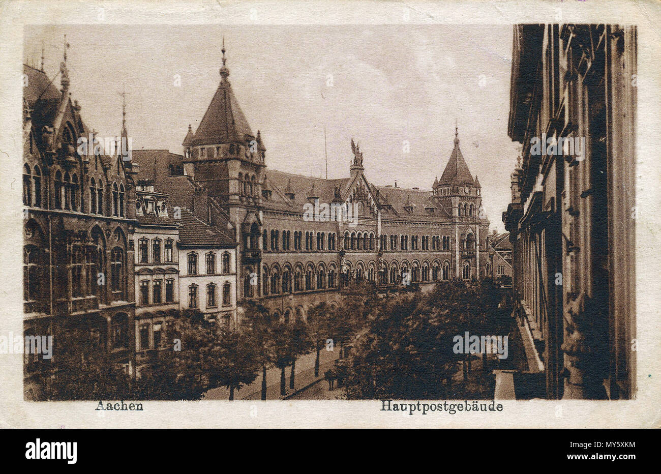 . Deutsch Das Gebäude der Oberpostdirektion, der heutigen Hauptpost