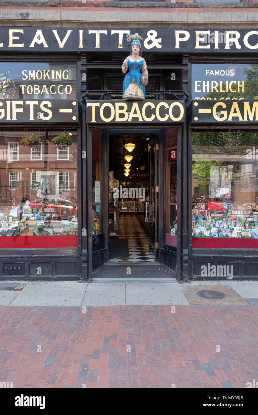 Leavitt & Peirce tobacco, games and gift shop, Harvard Square, Cambridge,  Massachusetts, USA Stock Photo
