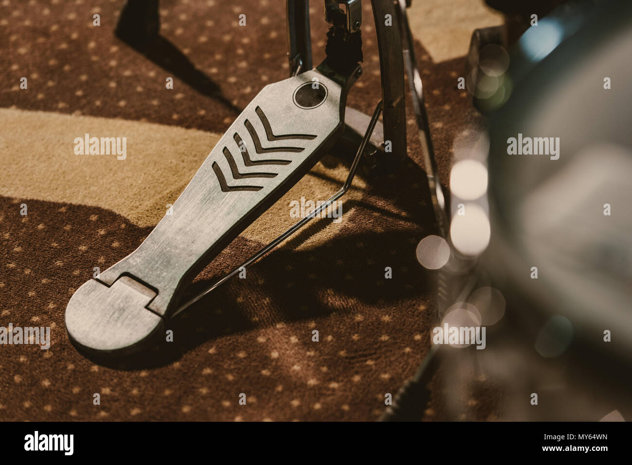 Drum pedal hires stock photography and images Alamy