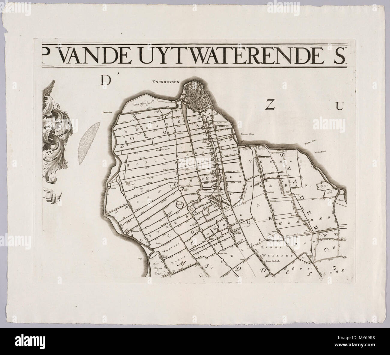 Hoogheemraadschap van de Uitwaterende Sluizen in Kennemerland en West-Friesland 1745. 16-bladige kaart van 't Hoogh-heemraetschap vande Uijtwaterende Sluysenin Kennemerland ende West-Vrieslandt. Bovanaan v.l.n.r. de wapens van Dhr. Cornelis van Eyck Dijkgraaf, Dhr. Claas Swaan Hoogh-heemraad, Dhr. Gerard Stuylingh Hoogh-heemraad, Dhr. Dirk Sevenhuysen Hoogh-heemraad, Gerbrand Crol Hoogh-heemraad, Dhr. mr. Johan Baert Rentmeester ende Secretaris. In het midden het wapen van het Hoogheemraadschap v.d. Uitwaterende sluizen omgeven door een allegorische voorstelling die de taak van het Hoogheemraa Stock Photo