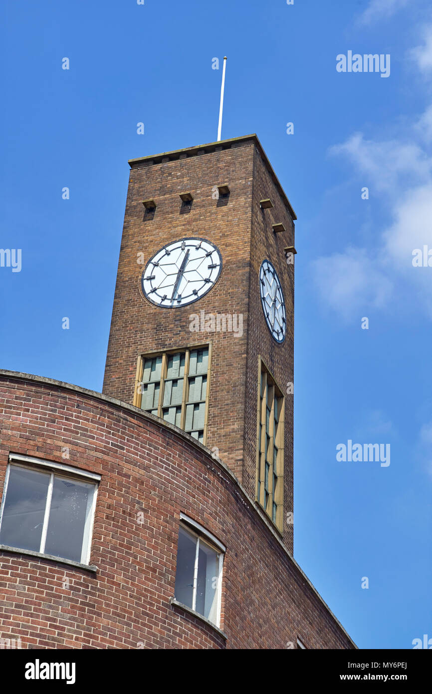 Big Bill clocktower above the 1960s shopping centre in the middle of Crewe, Cheshire which is facing demolition Stock Photo