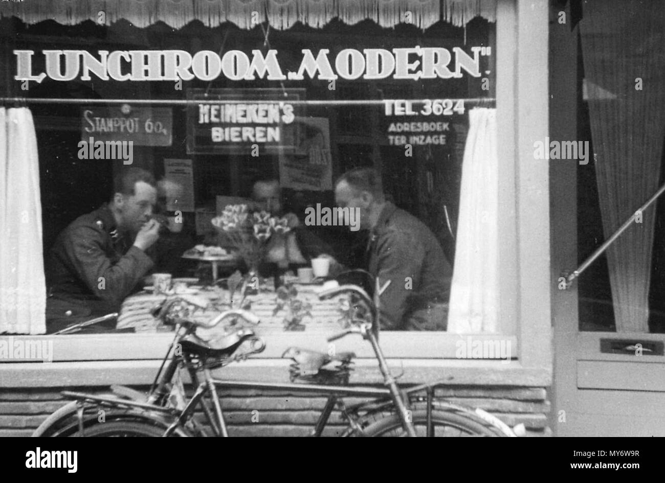 langestraat 96 lunchroom 1941. Stock Photo