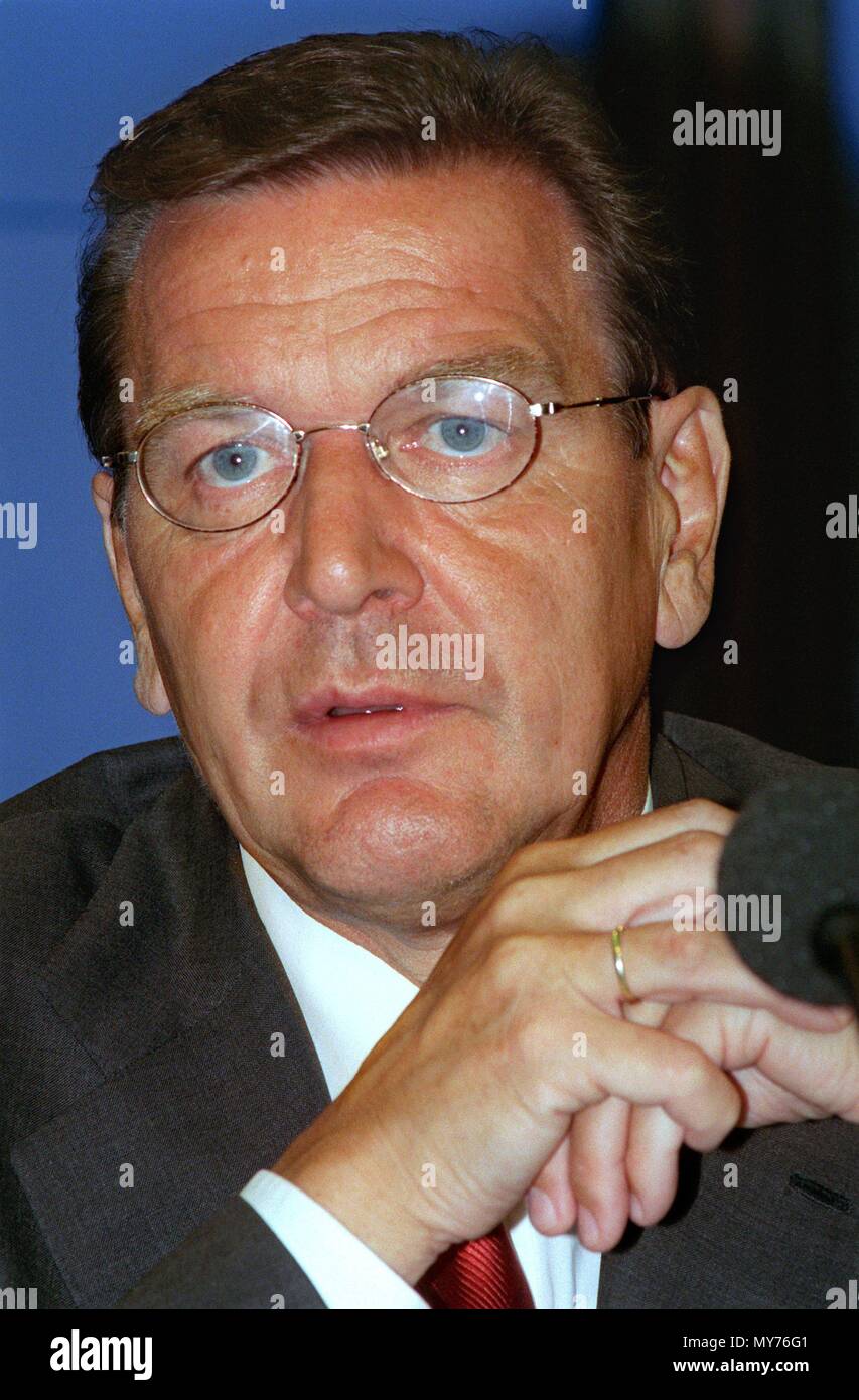 Gerhard schroeder 1999 hi-res stock photography and images - Alamy