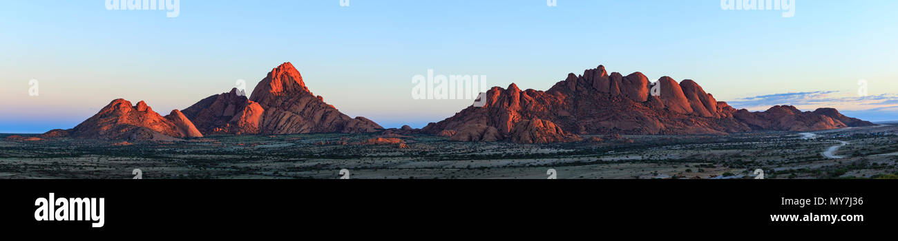 Pontok Panorama of the Spitzkoppe and Pontok mountains, Erongo region, Namibia ...
