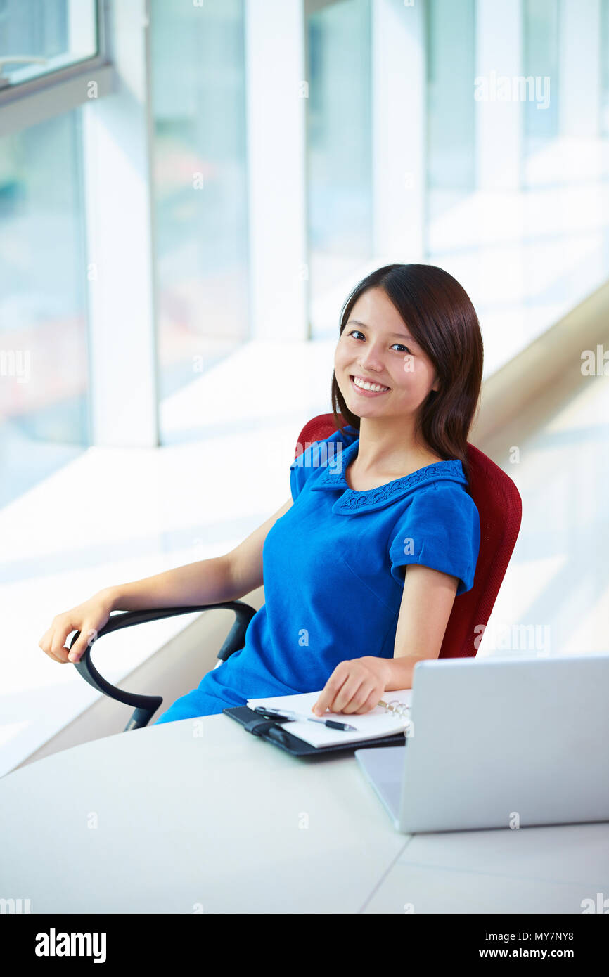 Asian business woman in hi-res stock photography and images - Alamy