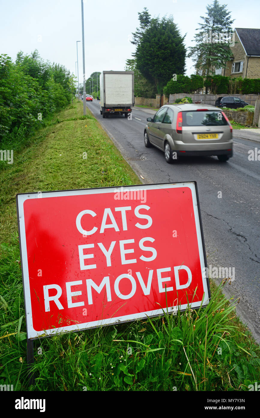 Cats eyes road hires stock photography and images Alamy