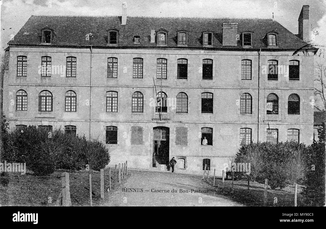 Caserne militaire Black and White Stock Photos & Images Alamy