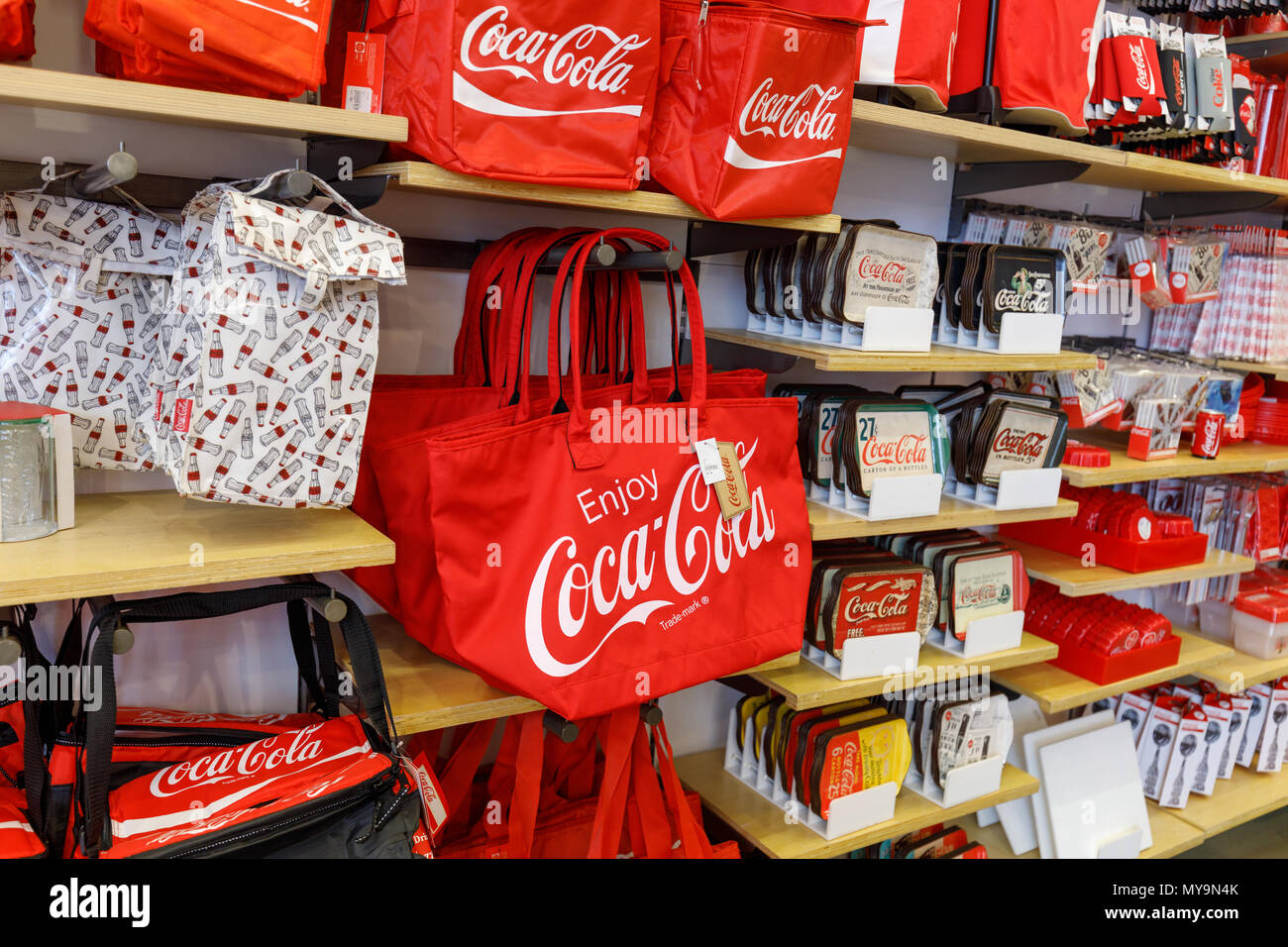 Las Vegas, Nevada - May 28, 2018 : Coca-Cola Store in Las Vegas strip Stock  Photo - Alamy