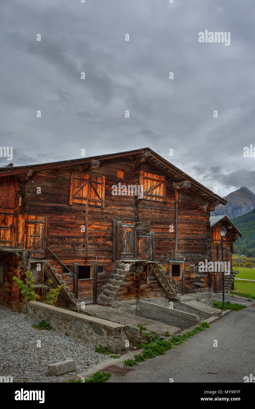 Traditional country house in Switzerland Stock Photo Alamy