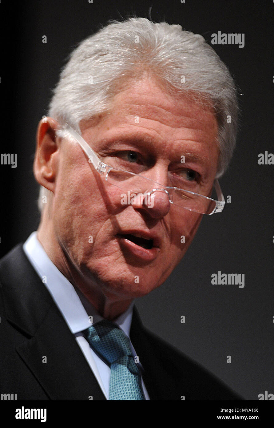 NEW YORK, NY - FEBRUARY 09: Former U.S. President Bill Clinton speaks ...